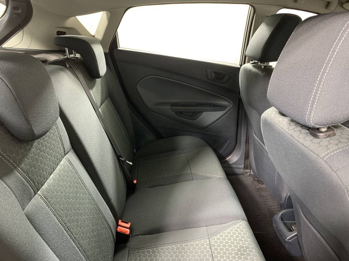 Ford Fiesta с пробегом — 2011 год. Фото: #17