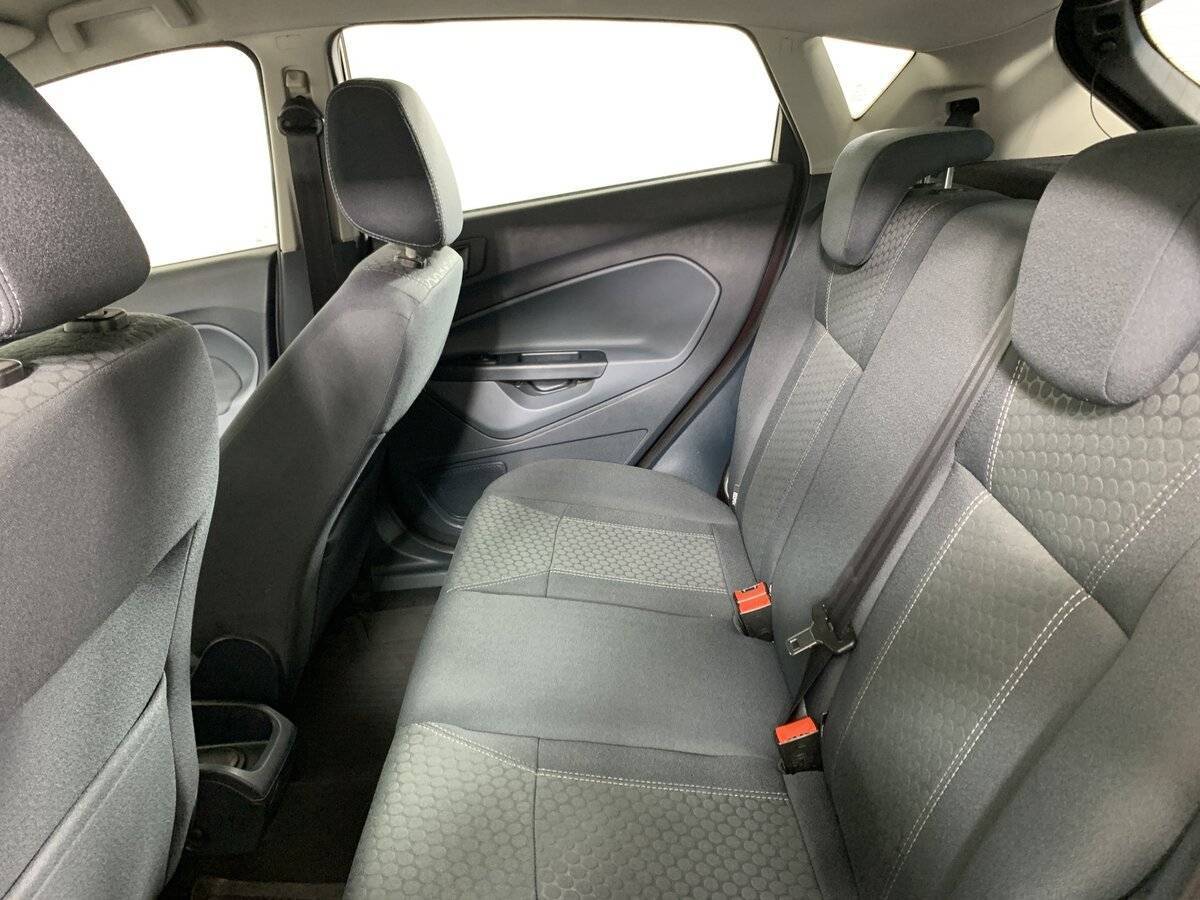 Ford Fiesta с пробегом — 2011 год. Фото: #18