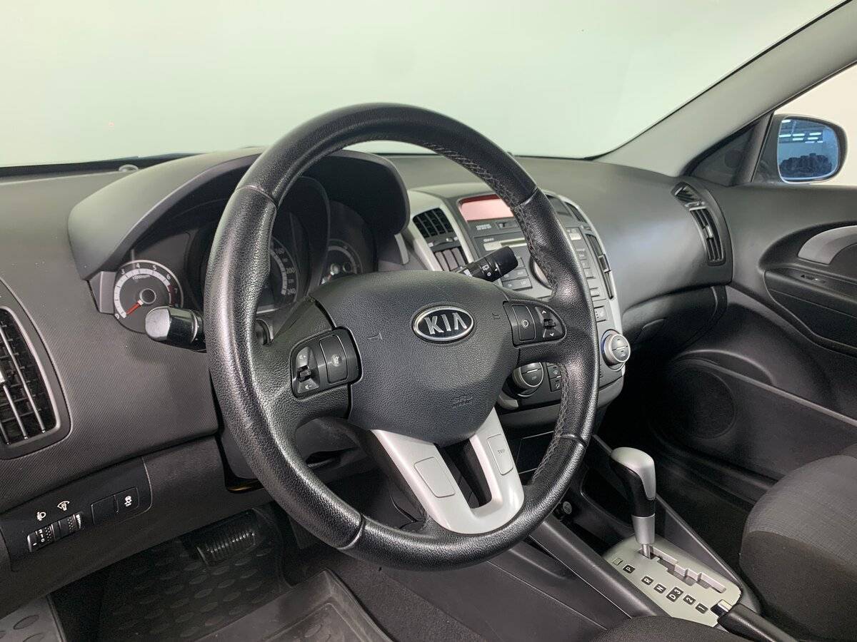 Kia Ceed с пробегом — 2010 год. Фото: #11