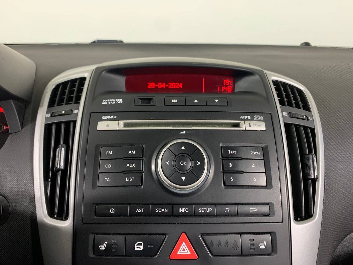 Kia Ceed с пробегом — 2010 год. Фото: #15