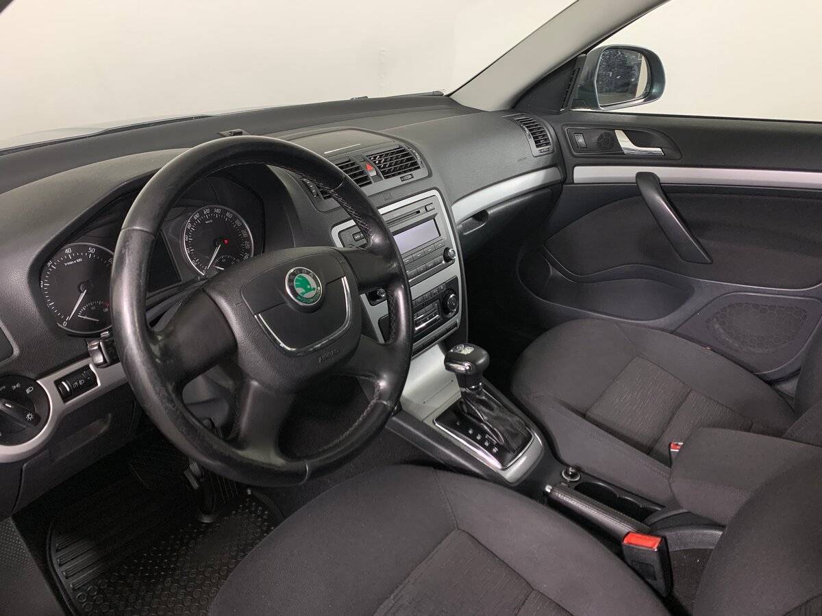 Skoda Octavia с пробегом — 2011 год. Фото: #10