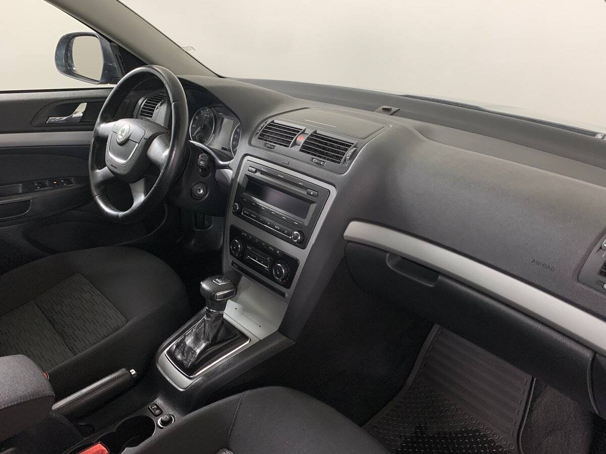 Skoda Octavia с пробегом — 2011 год. Фото: #12