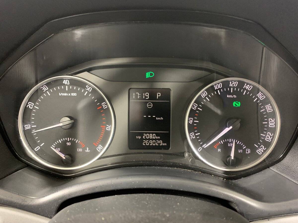 Skoda Octavia с пробегом — 2011 год. Фото: #13