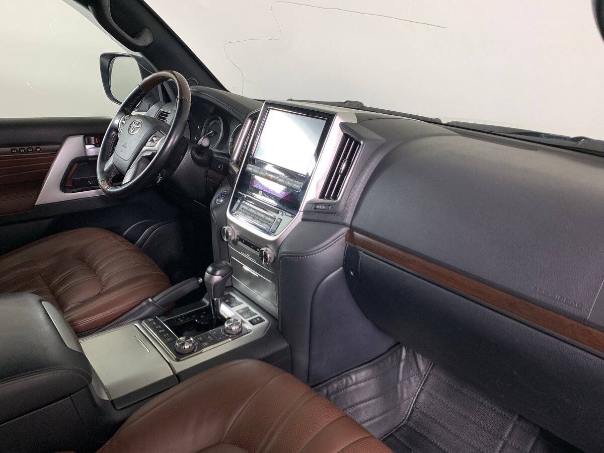 Toyota Land Cruiser с пробегом — 2020 год. Фото: #13