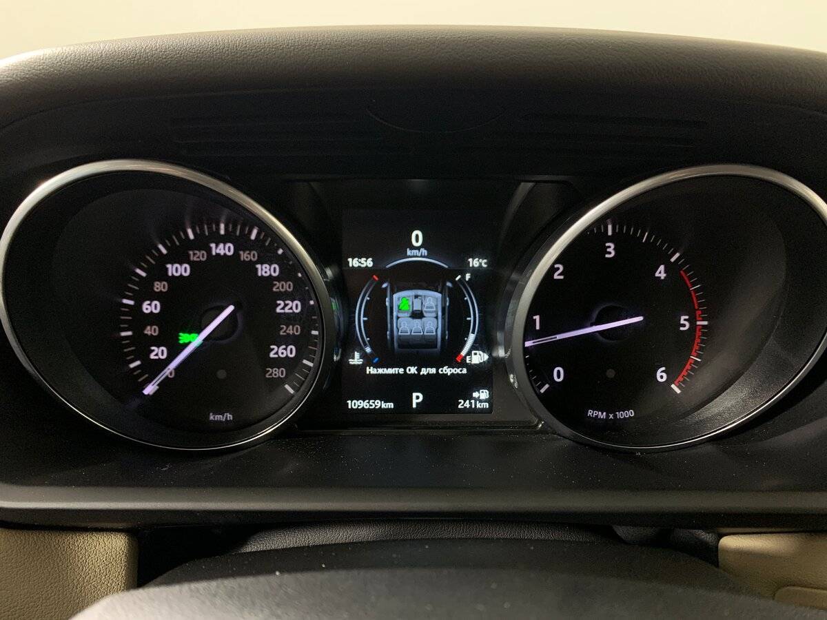 Land Rover Range Rover Sport с пробегом — 2016 год. Фото: #14