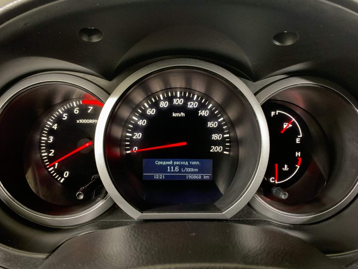 Suzuki Grand Vitara с пробегом — 2010 год. Фото: #12