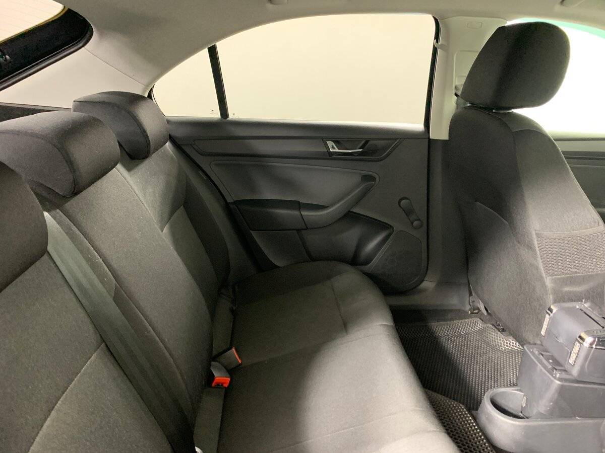 Skoda Rapid с пробегом — 2018 год. Фото: #15