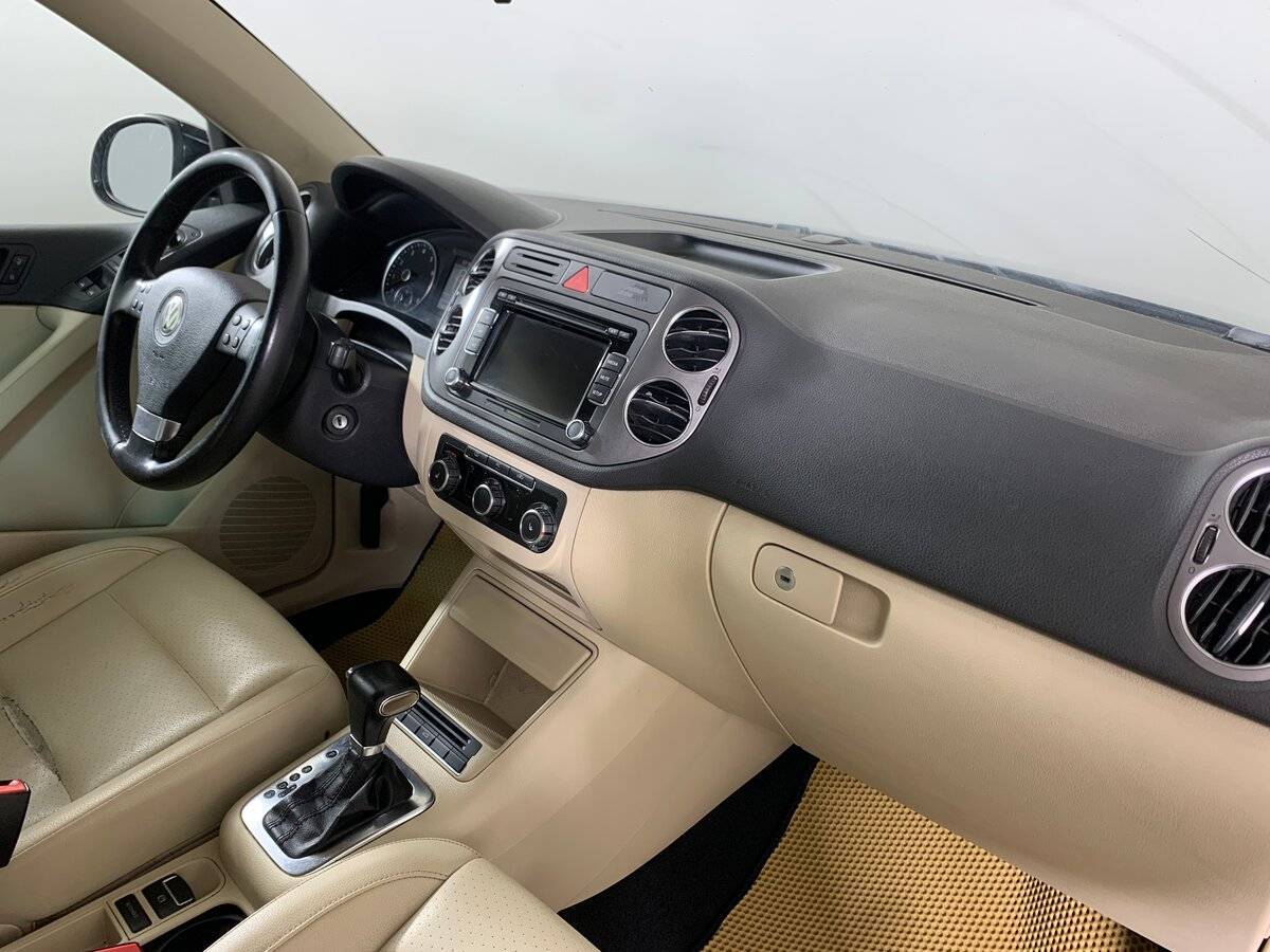 Volkswagen Tiguan с пробегом — 2010 год. Фото: #12