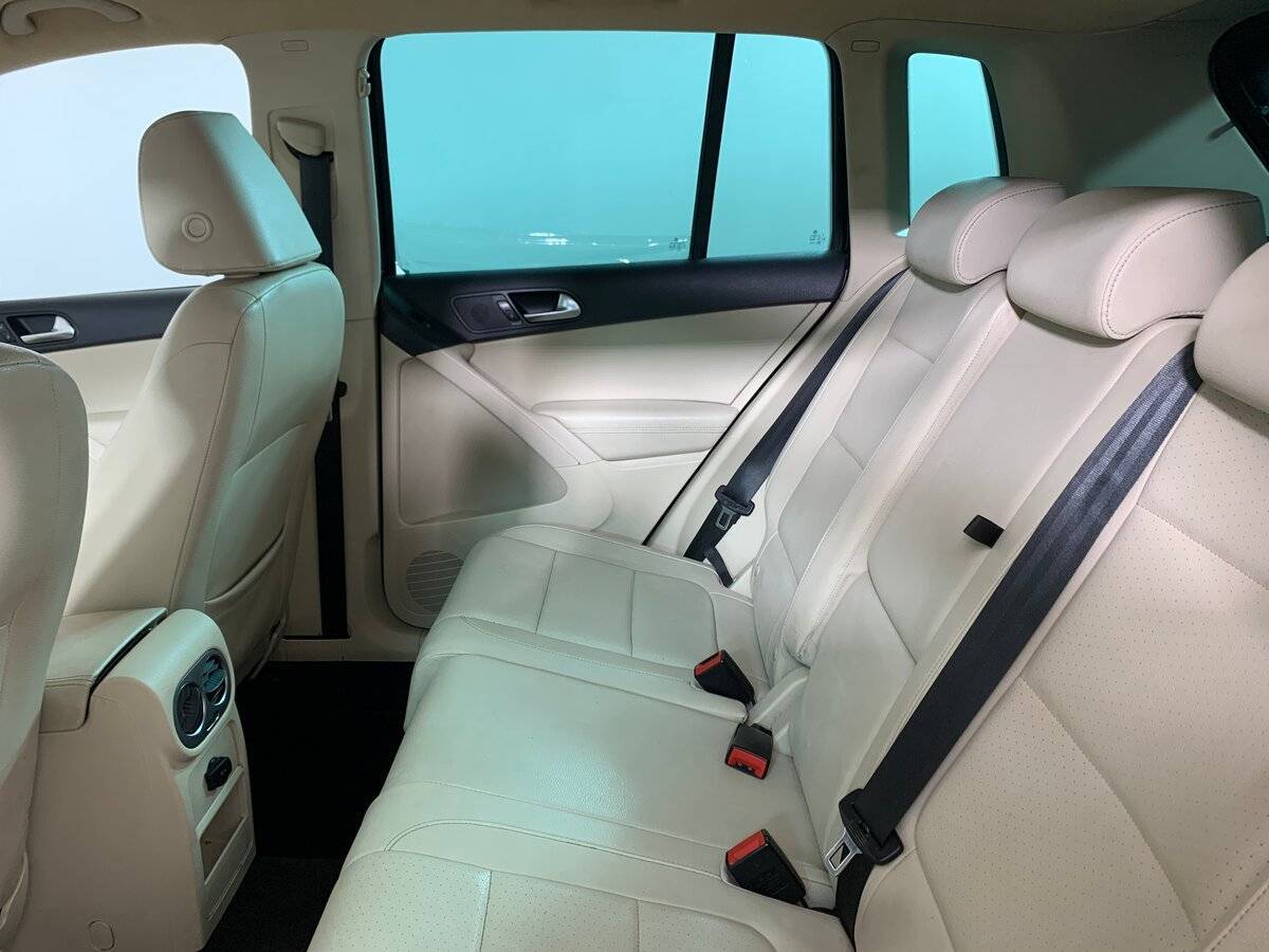 Volkswagen Tiguan с пробегом — 2010 год. Фото: #17