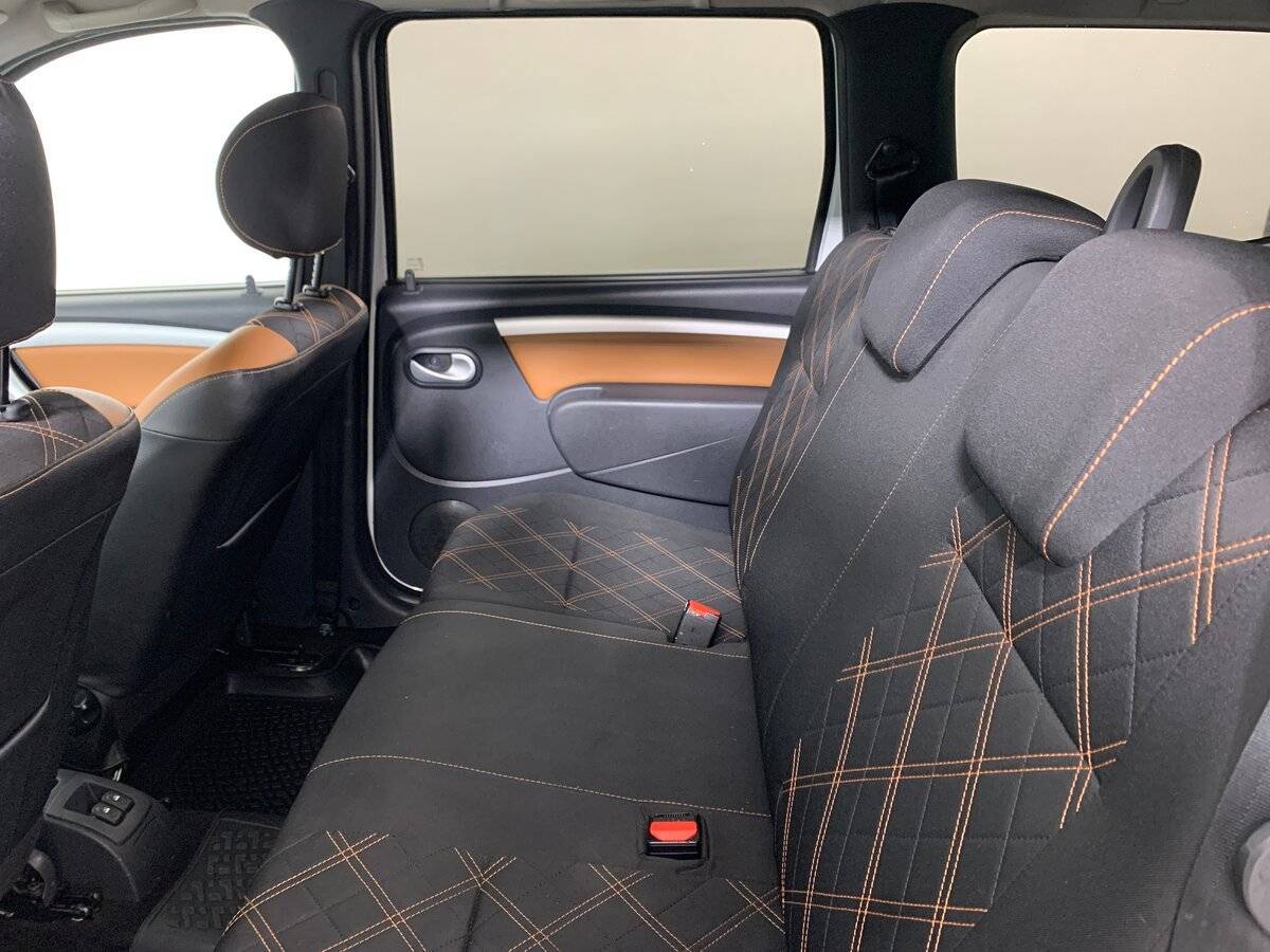 Lada (ВАЗ) Largus с пробегом — 2018 год. Фото: #17