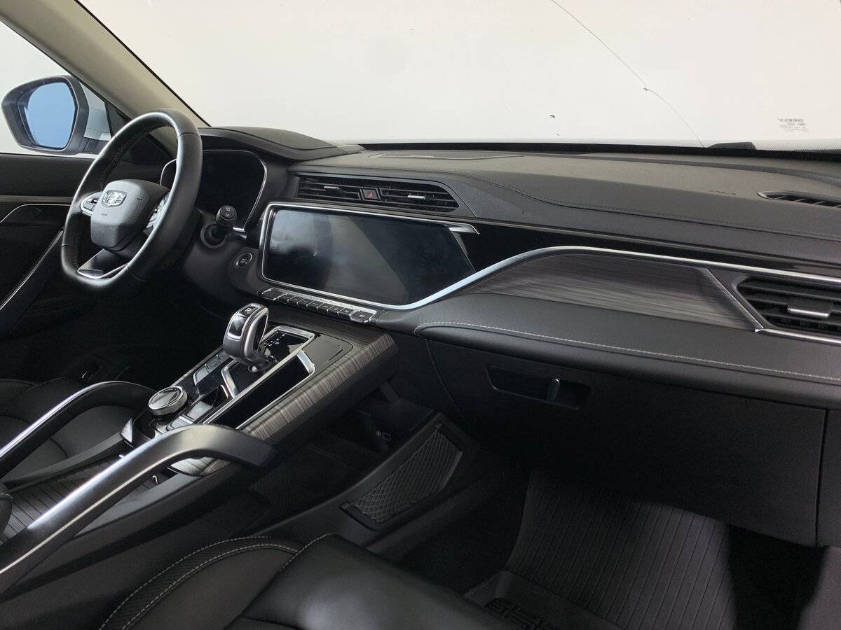 Geely Atlas Pro с пробегом — 2022 год. Фото: #12