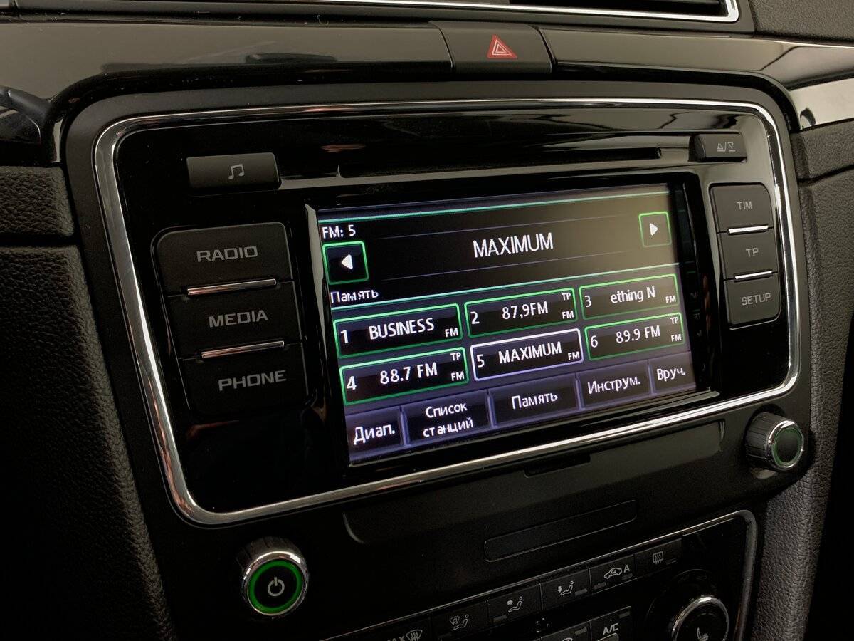 Skoda Superb с пробегом — 2014 год. Фото: #14