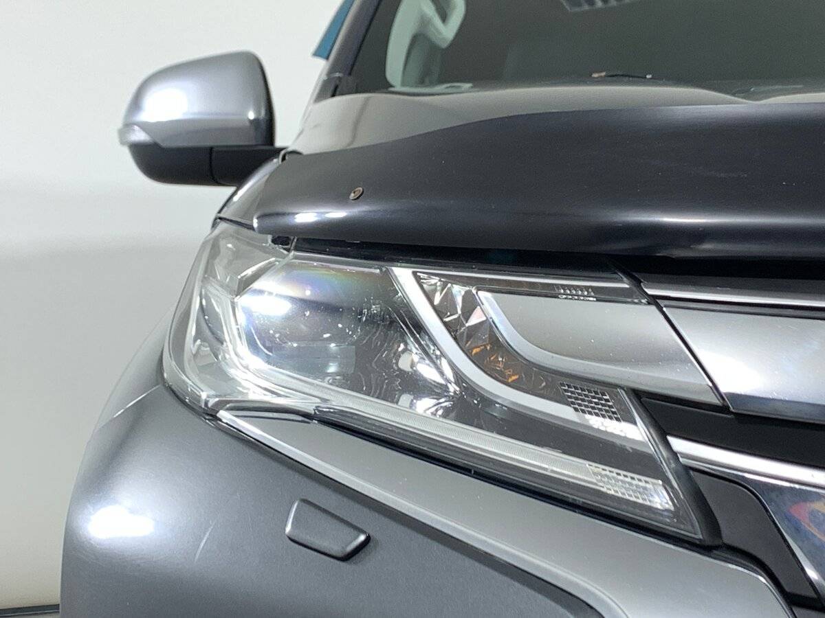 Mitsubishi Pajero Sport с пробегом — 2018 год. Фото: #9