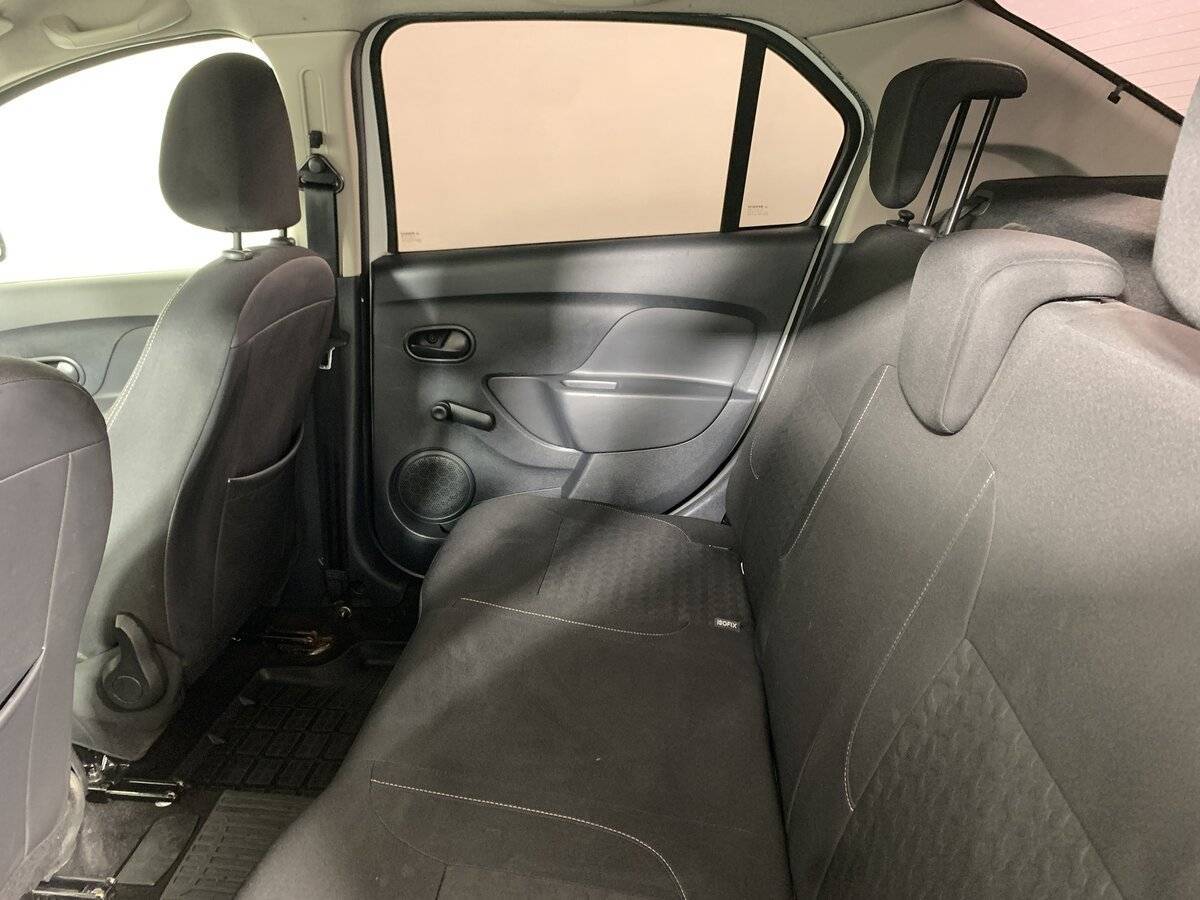 Renault Logan с пробегом — 2017 год. Фото: #17