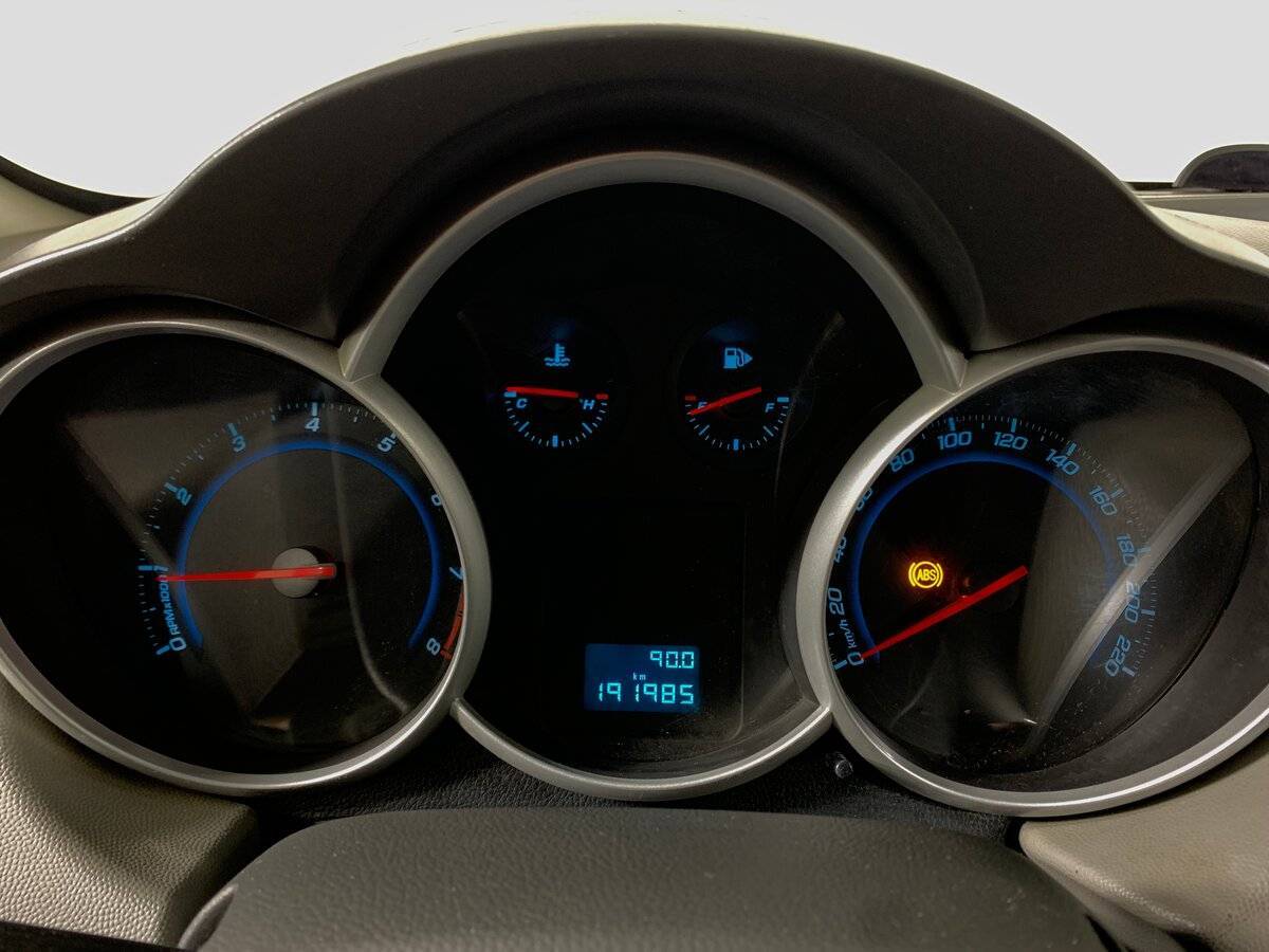 Chevrolet Cruze с пробегом — 2010 год. Фото: #13