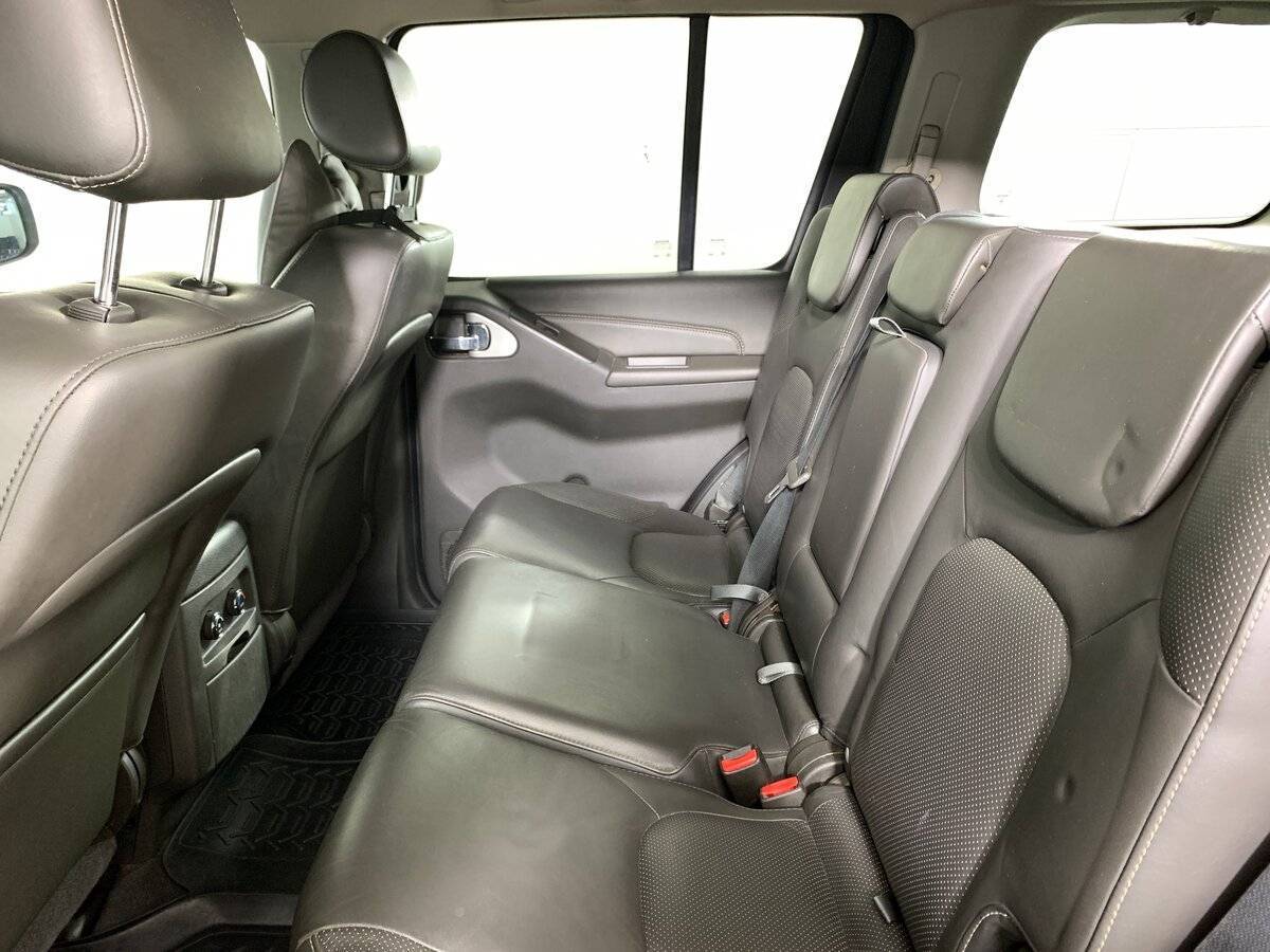 Nissan Pathfinder с пробегом — 2012 год. Фото: #17