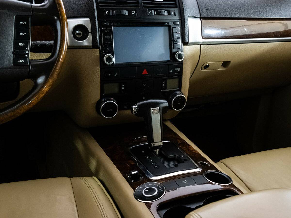 Volkswagen Touareg с пробегом — 2009 год. Фото: #13