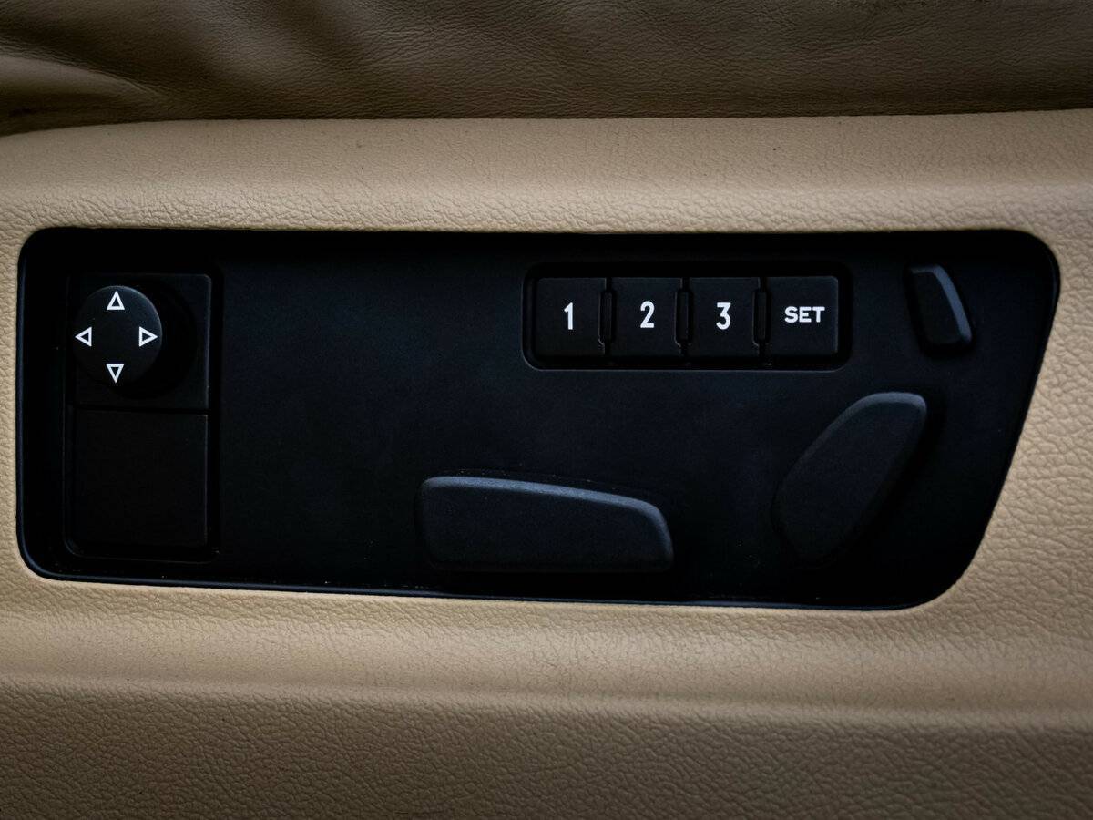 Volkswagen Touareg с пробегом — 2009 год. Фото: #17