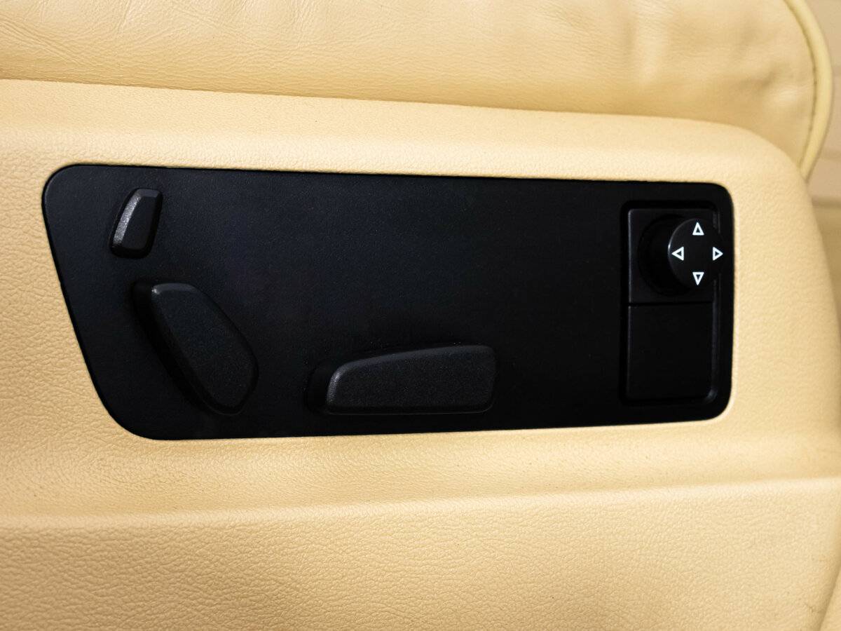 Volkswagen Touareg с пробегом — 2009 год. Фото: #18