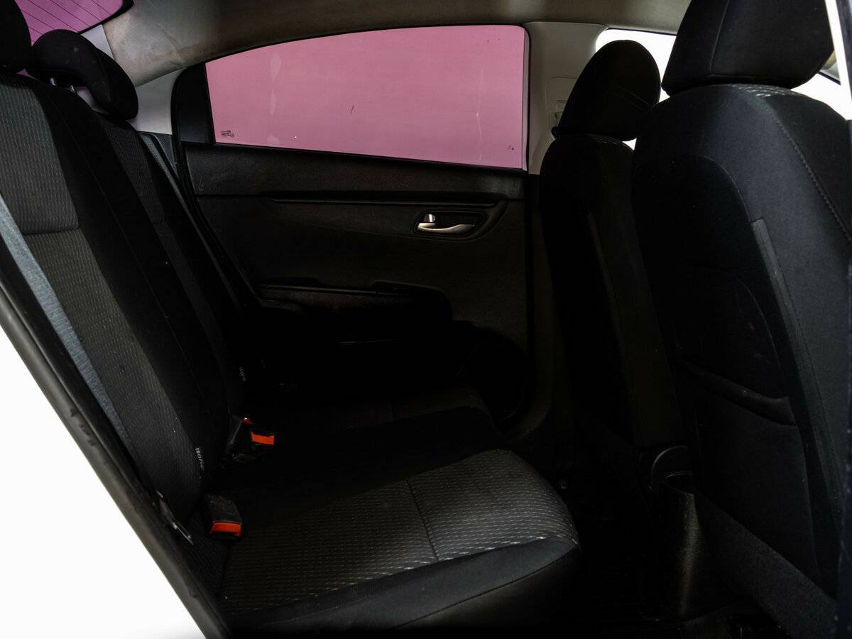 Kia Rio с пробегом — 2017 год. Фото: #9