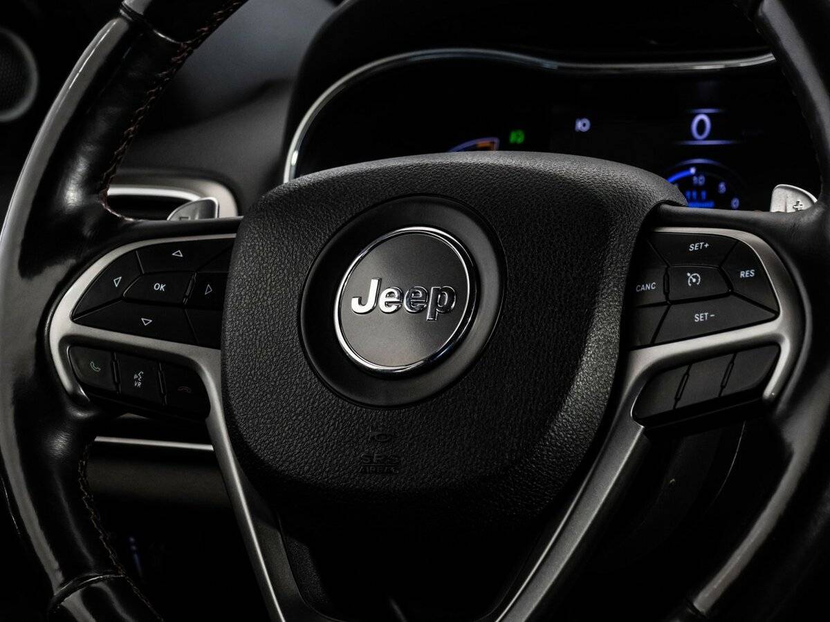 Jeep Grand Cherokee с пробегом — 2018 год. Фото: #10