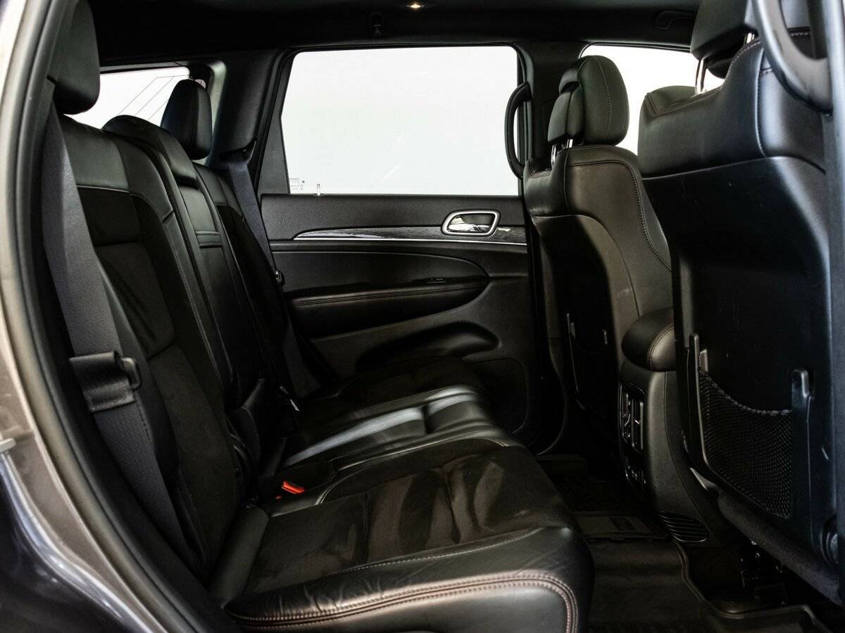 Jeep Grand Cherokee с пробегом — 2018 год. Фото: #18