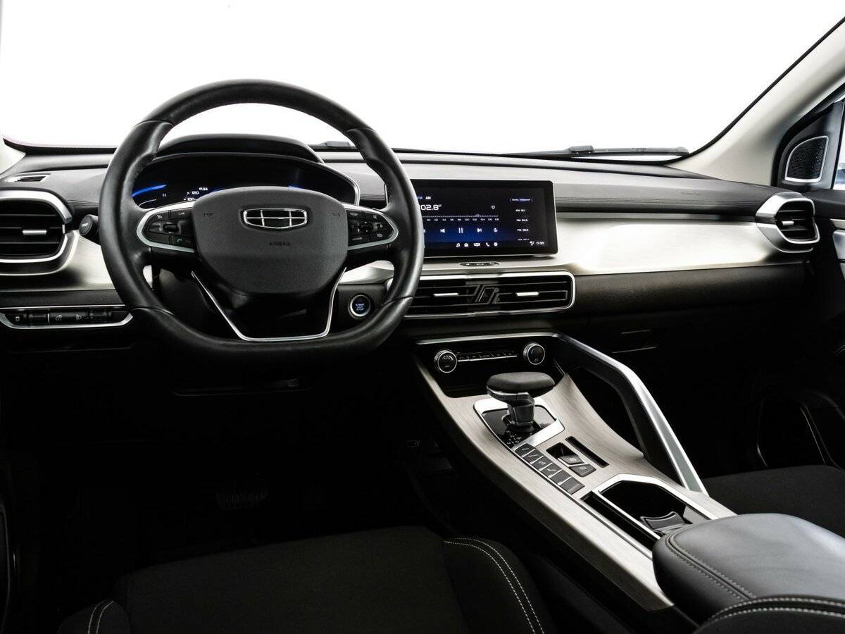 Geely Coolray с пробегом — 2023 год. Фото: #10