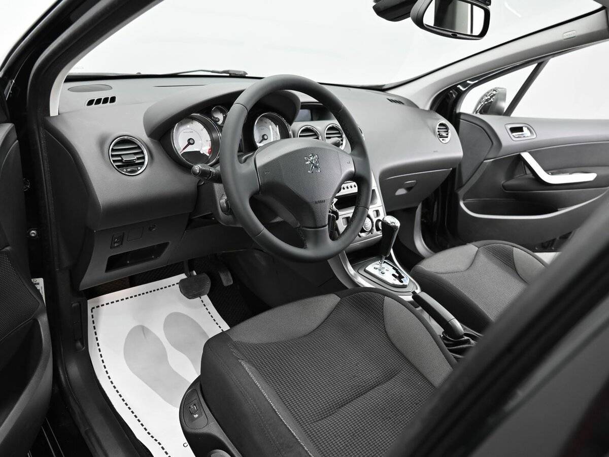 Peugeot 308 с пробегом — 2011 год. Фото: #6