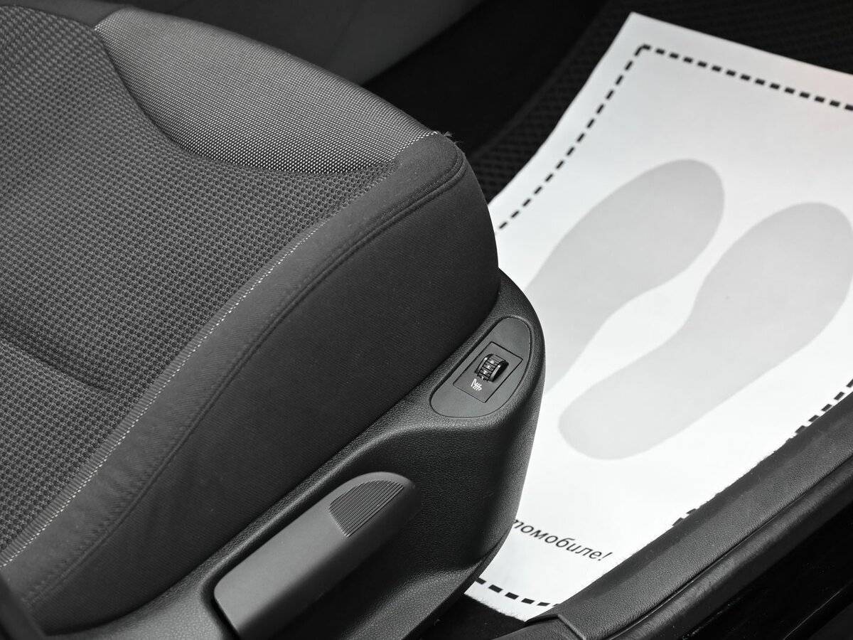 Peugeot 308 с пробегом — 2011 год. Фото: #12