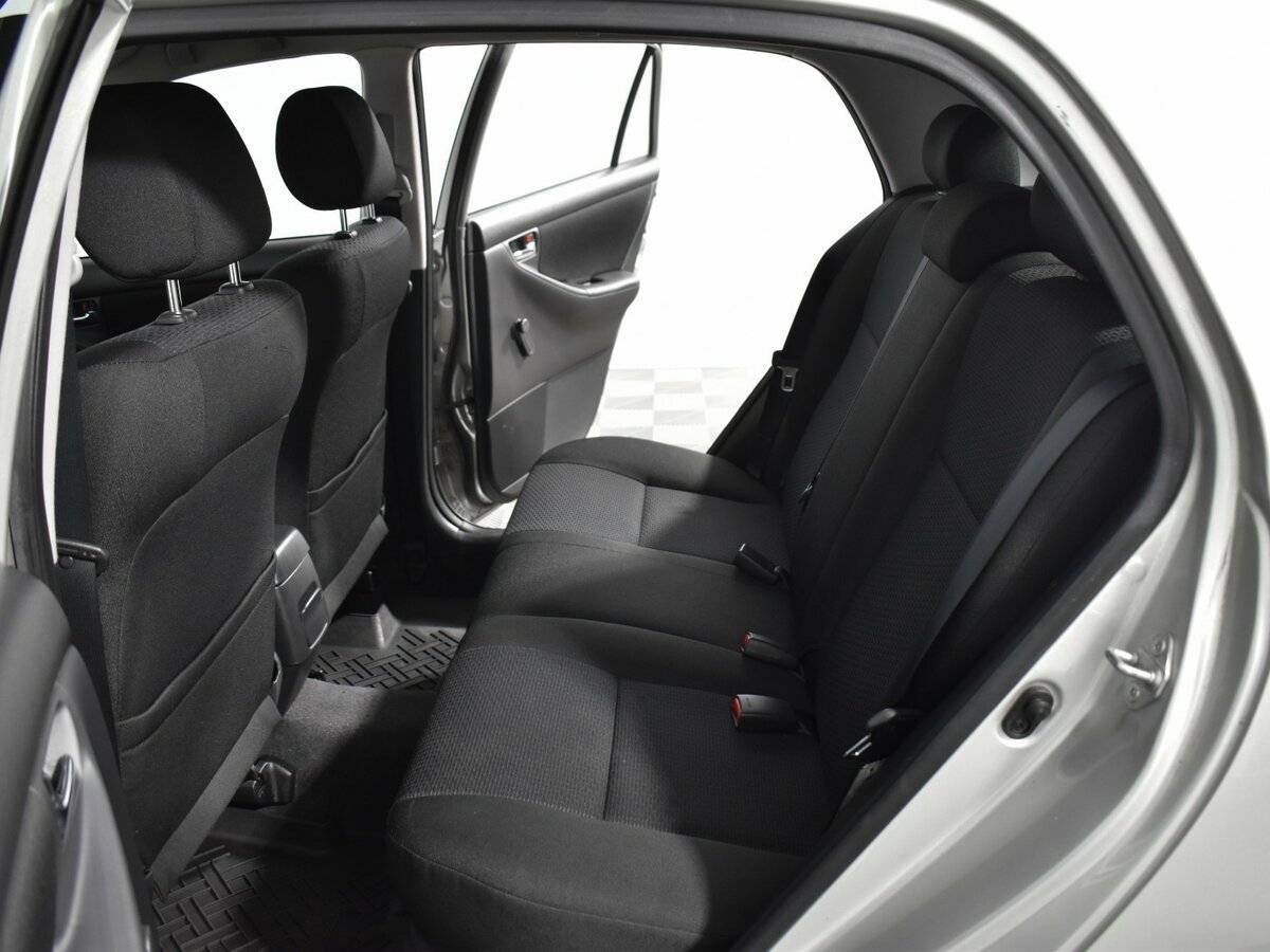 Toyota Corolla с пробегом — 2005 год. Фото: #11