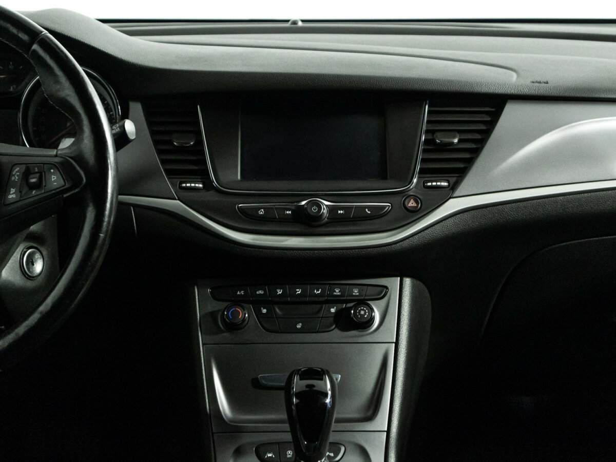 Opel Astra с пробегом — 2019 год. Фото: #13