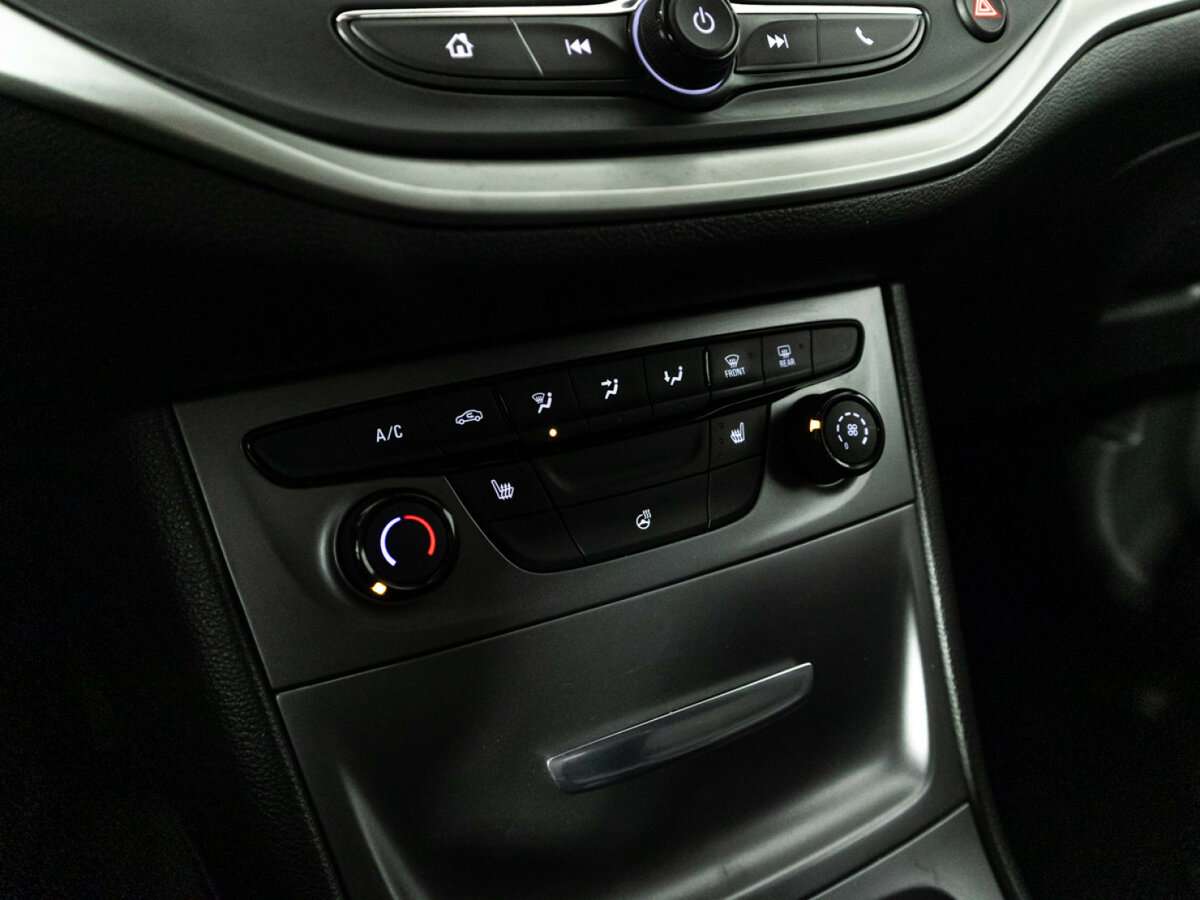 Opel Astra с пробегом — 2019 год. Фото: #15