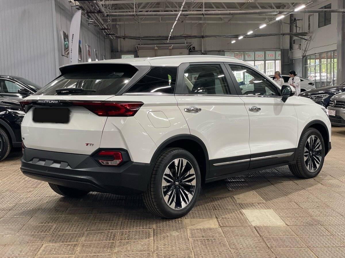 FAW Bestune T77 с пробегом — 2023 год. Фото: #4