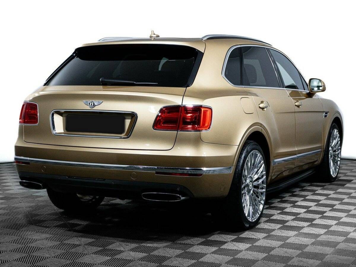 Bentley Bentayga с пробегом — 2016 год. Фото: #4