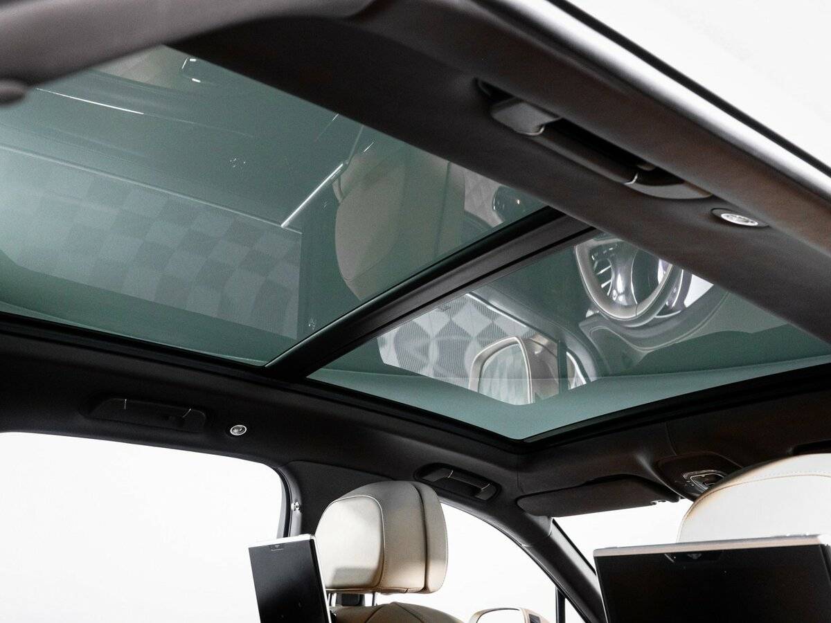 Bentley Bentayga с пробегом — 2016 год. Фото: #20