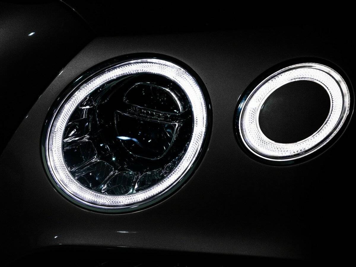 Bentley Bentayga с пробегом — 2016 год. Фото: #35