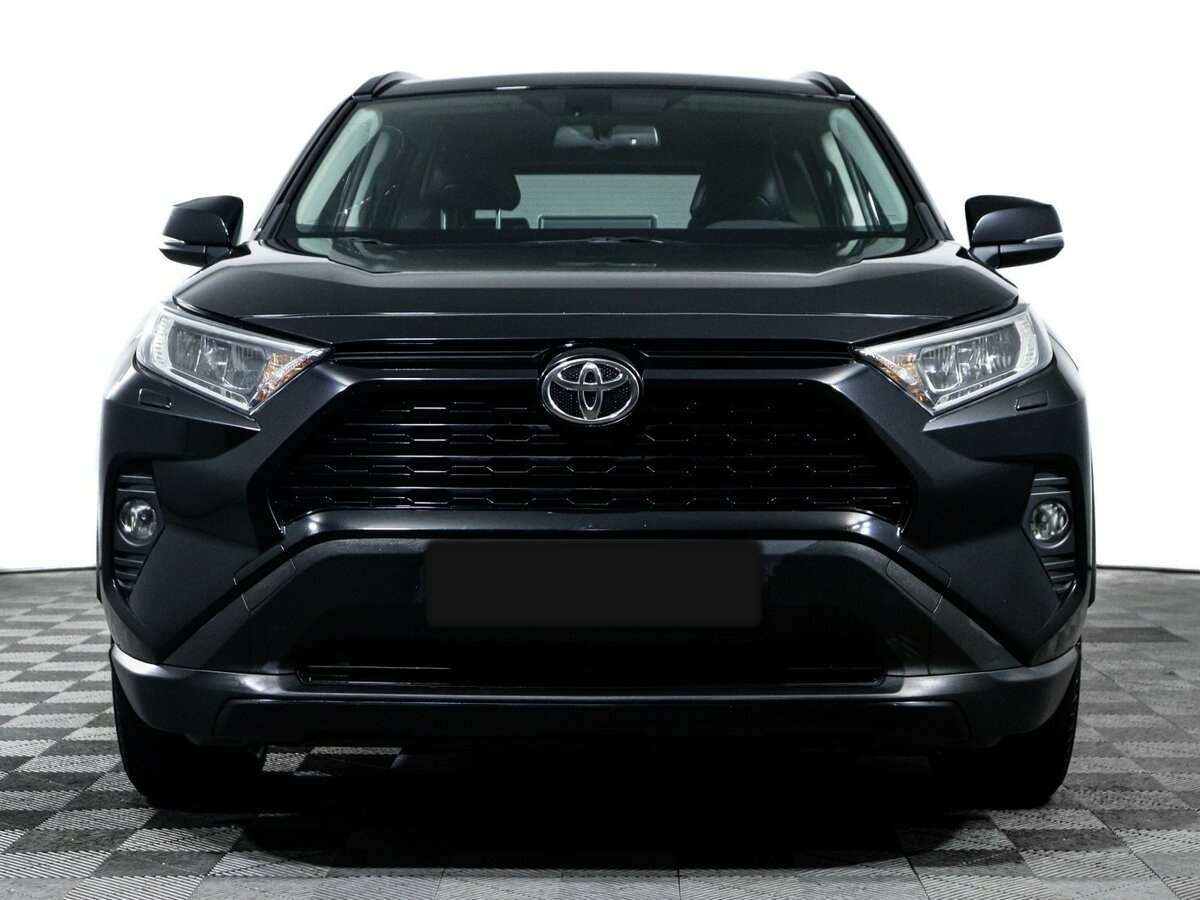 Toyota RAV4 с пробегом — 2021 год. Фото: #1