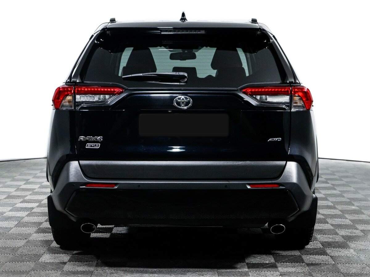 Toyota RAV4 с пробегом — 2021 год. Фото: #5