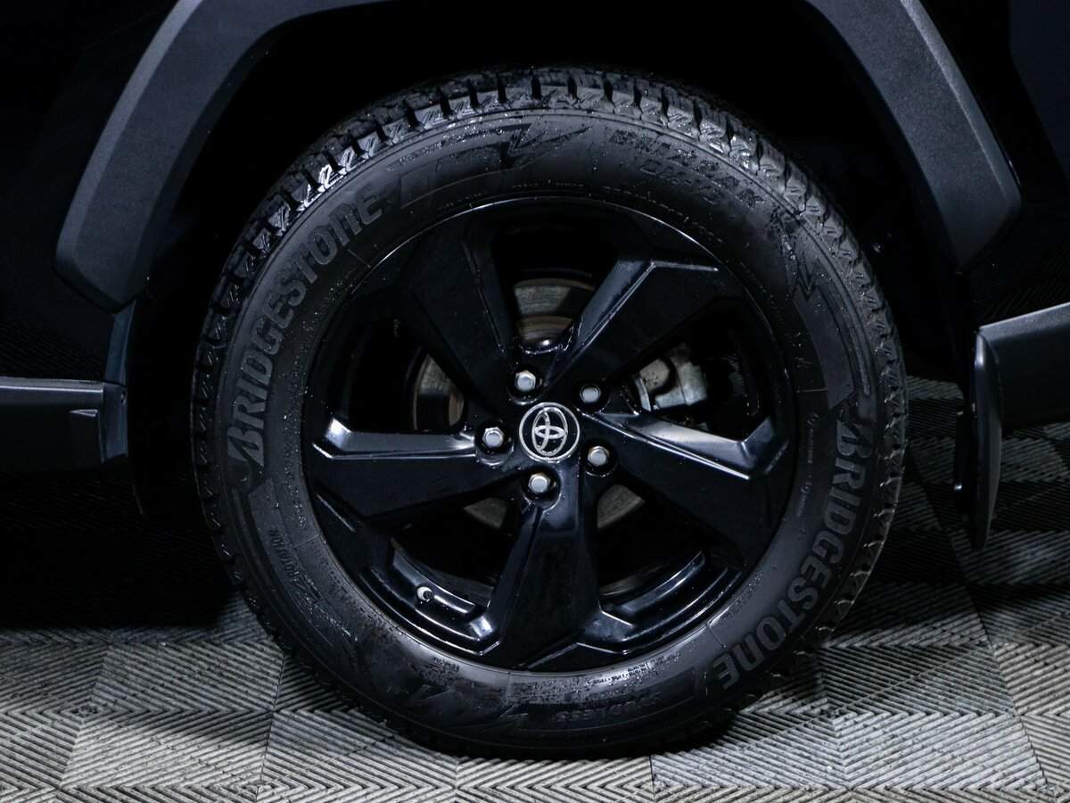 Toyota RAV4 с пробегом — 2021 год. Фото: #14