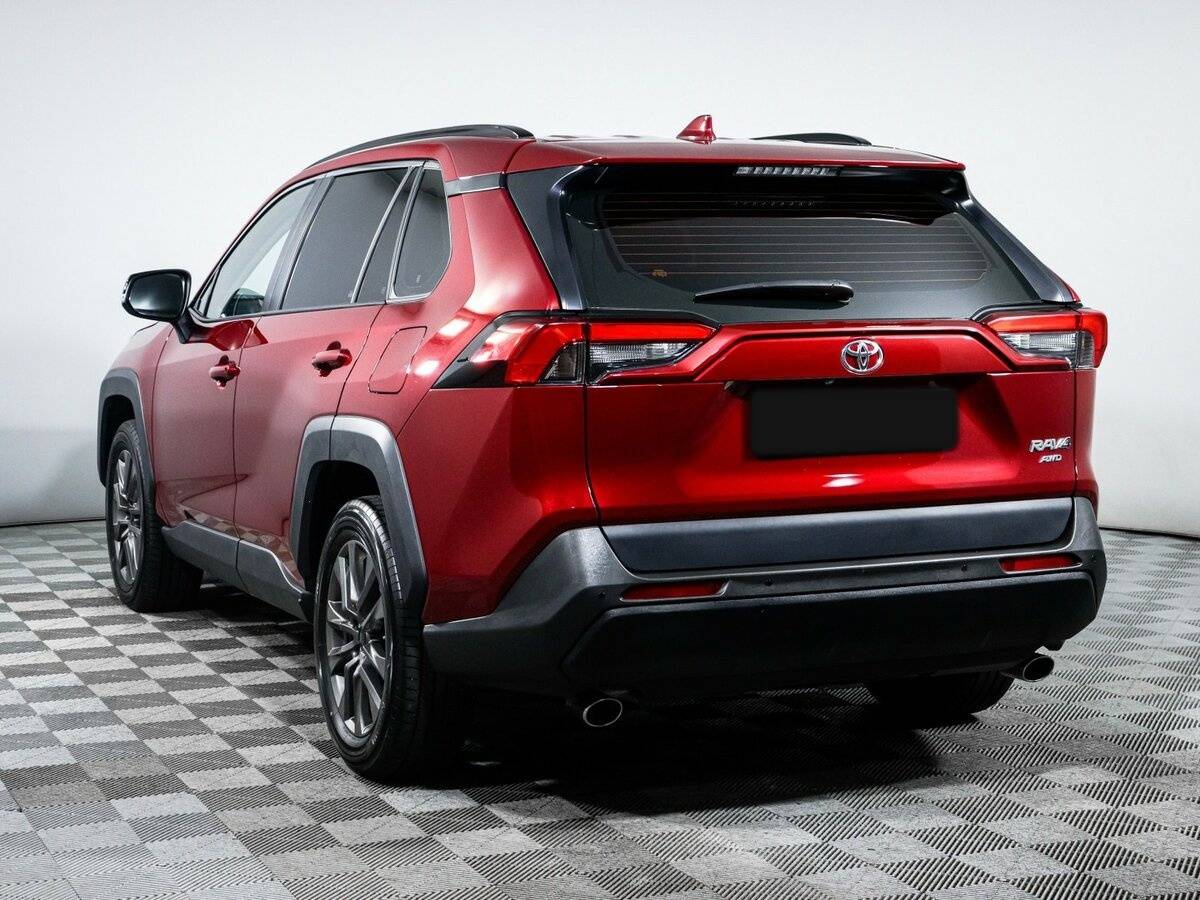 Toyota RAV4 с пробегом — 2024 год. Фото: #6