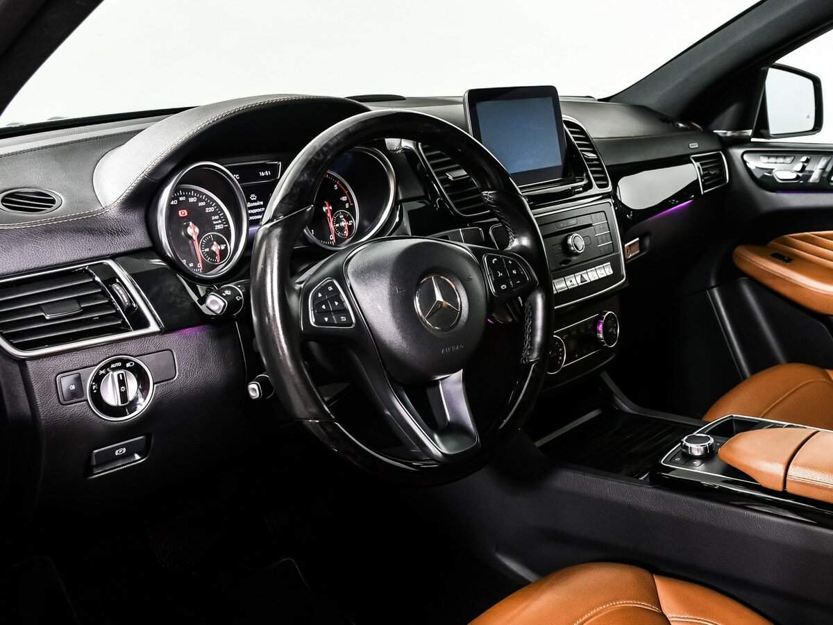 Mercedes-Benz GLE Coupe с пробегом — 2017 год. Фото: #11