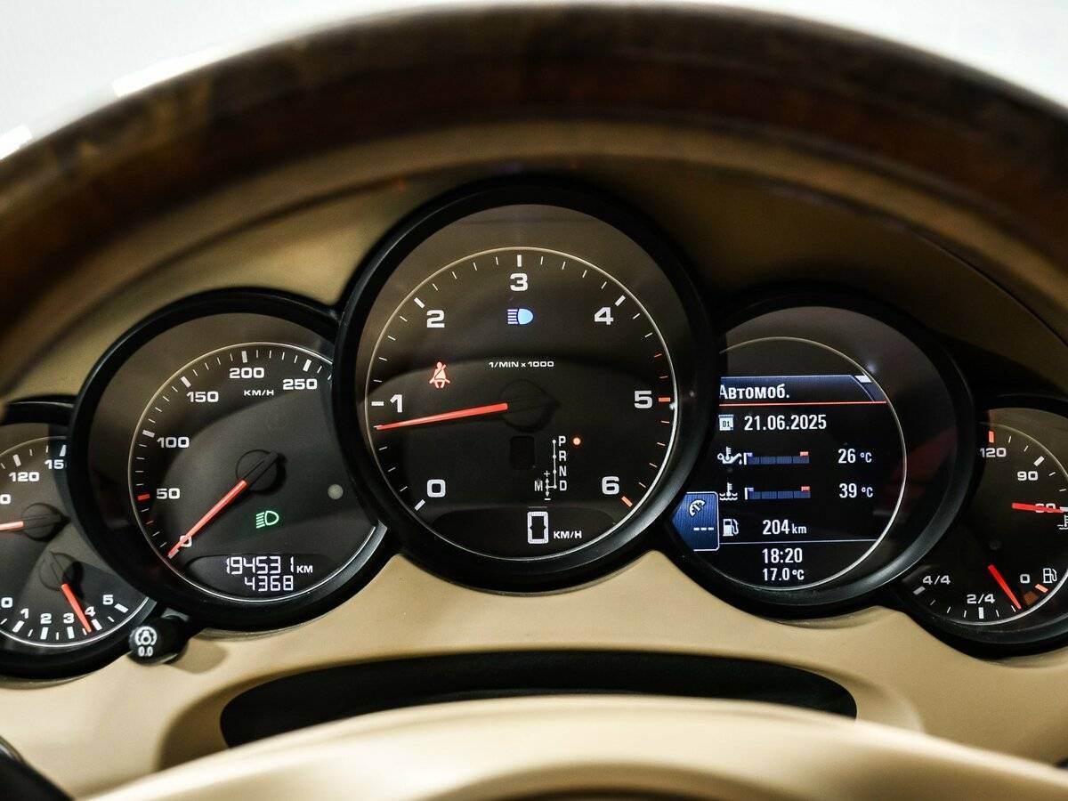 Porsche Cayenne с пробегом — 2010 год. Фото: #9