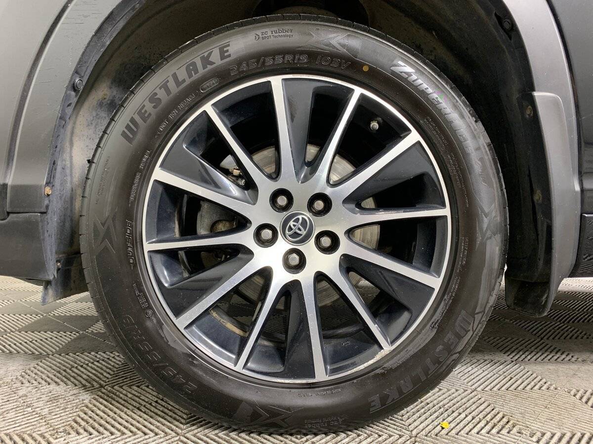 Toyota Highlander с пробегом — 2019 год. Фото: #8