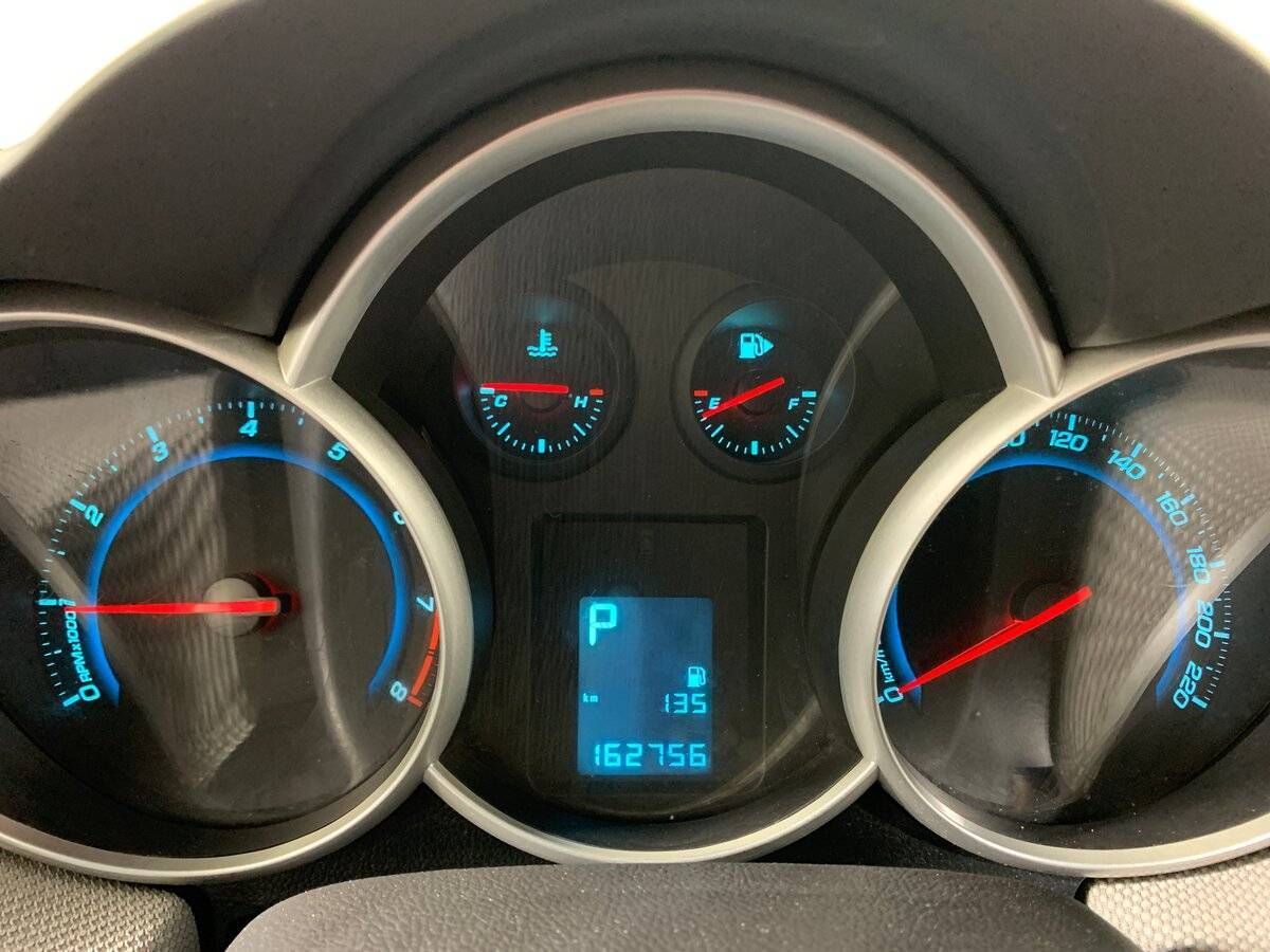 Chevrolet Cruze с пробегом — 2011 год. Фото: #13