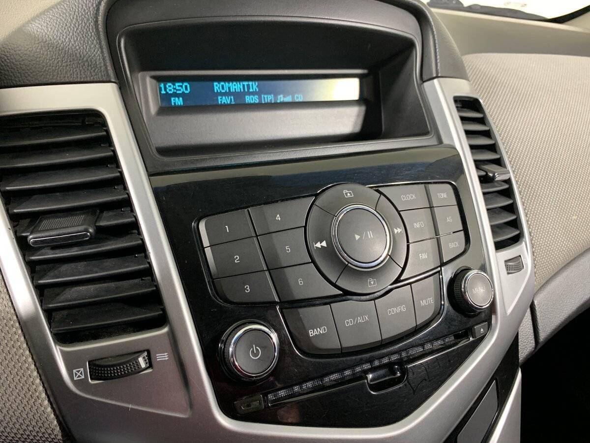 Chevrolet Cruze с пробегом — 2011 год. Фото: #14