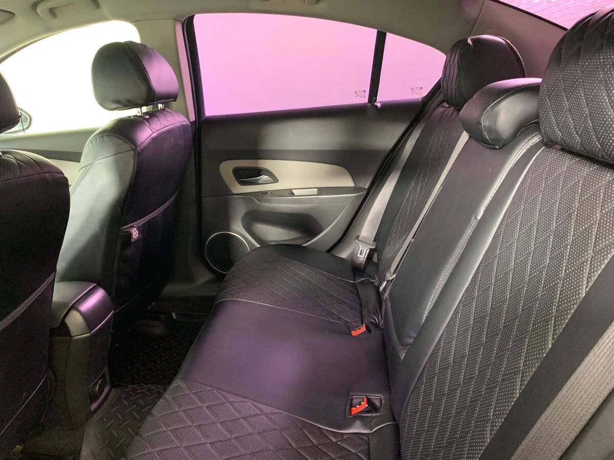 Chevrolet Cruze с пробегом — 2011 год. Фото: #17