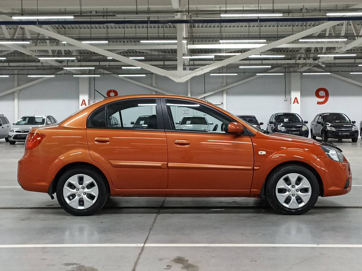 Kia Rio с пробегом — 2011 год. Фото: #3