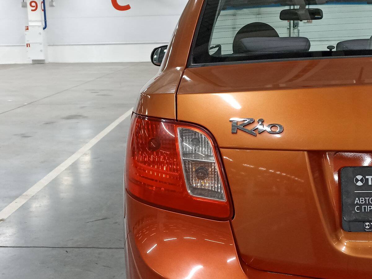 Kia Rio с пробегом — 2011 год. Фото: #8