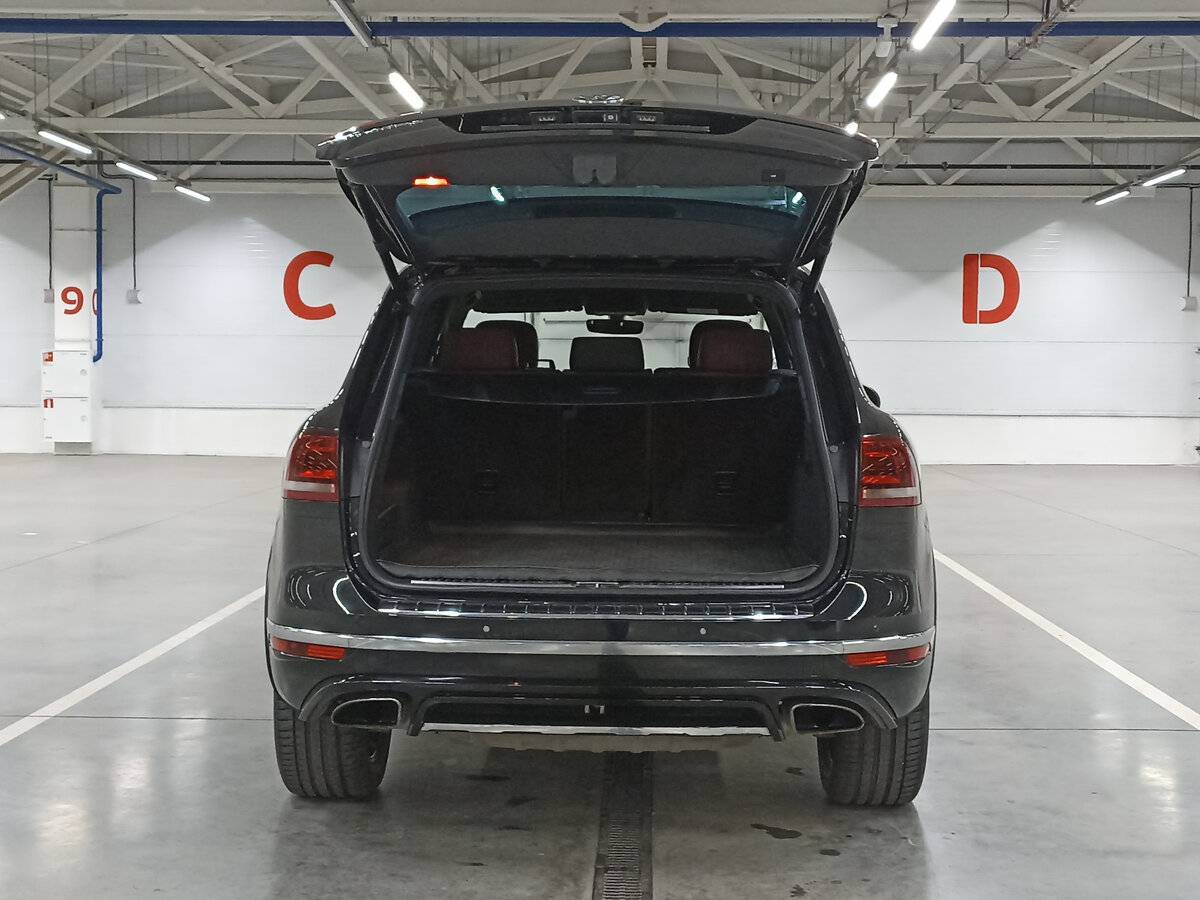 Volkswagen Touareg с пробегом — 2016 год. Фото: #9