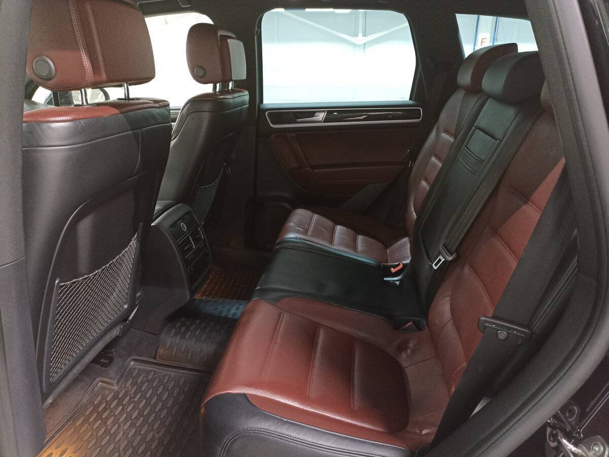 Volkswagen Touareg с пробегом — 2016 год. Фото: #11